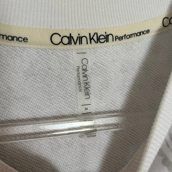 CALVIN KLEIN performance | Med | LIKE NEW! - Picture 5 of 11